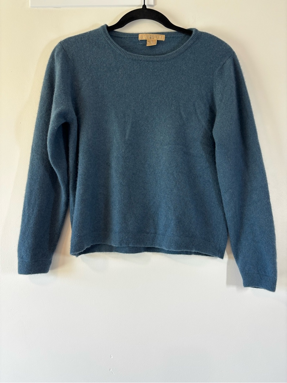 Studio 121 100% Cashmere Blue Crewneck Sweater